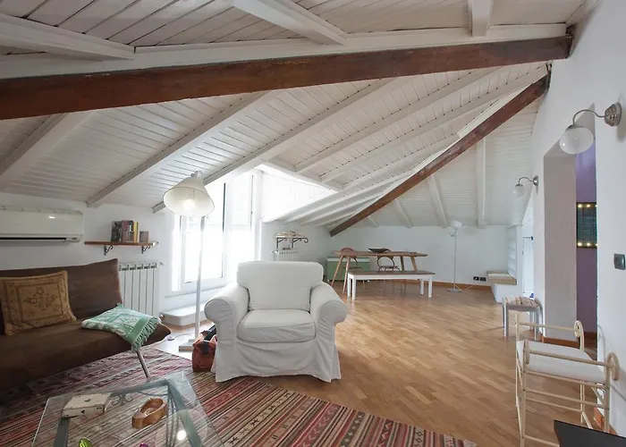 Sopra I Tetti Специя